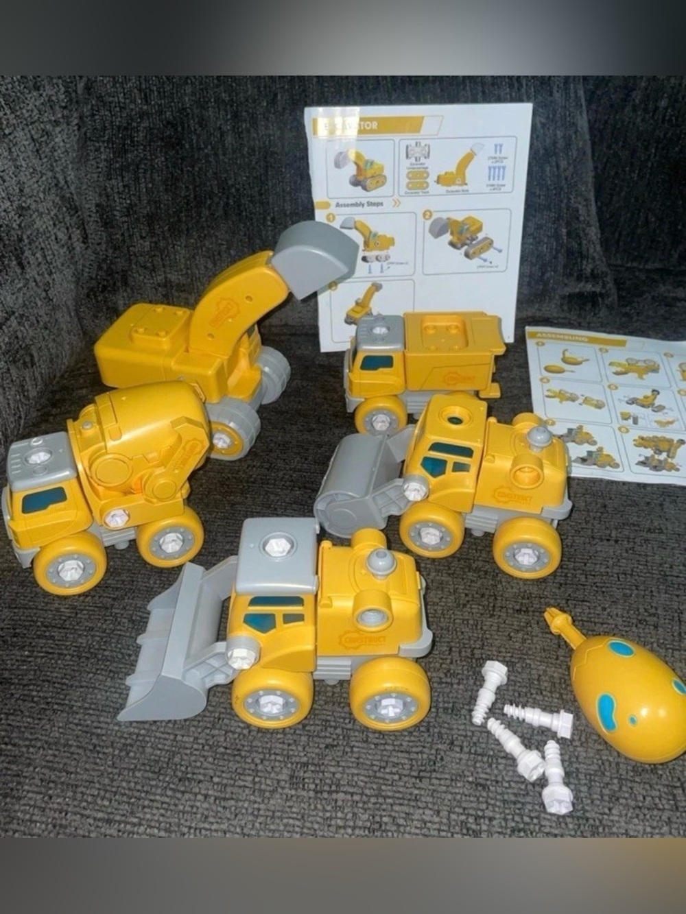 New hahaland 5-in-1 Toy Tyrannosaurus Rex  Vehicle Set Robot Action Figure